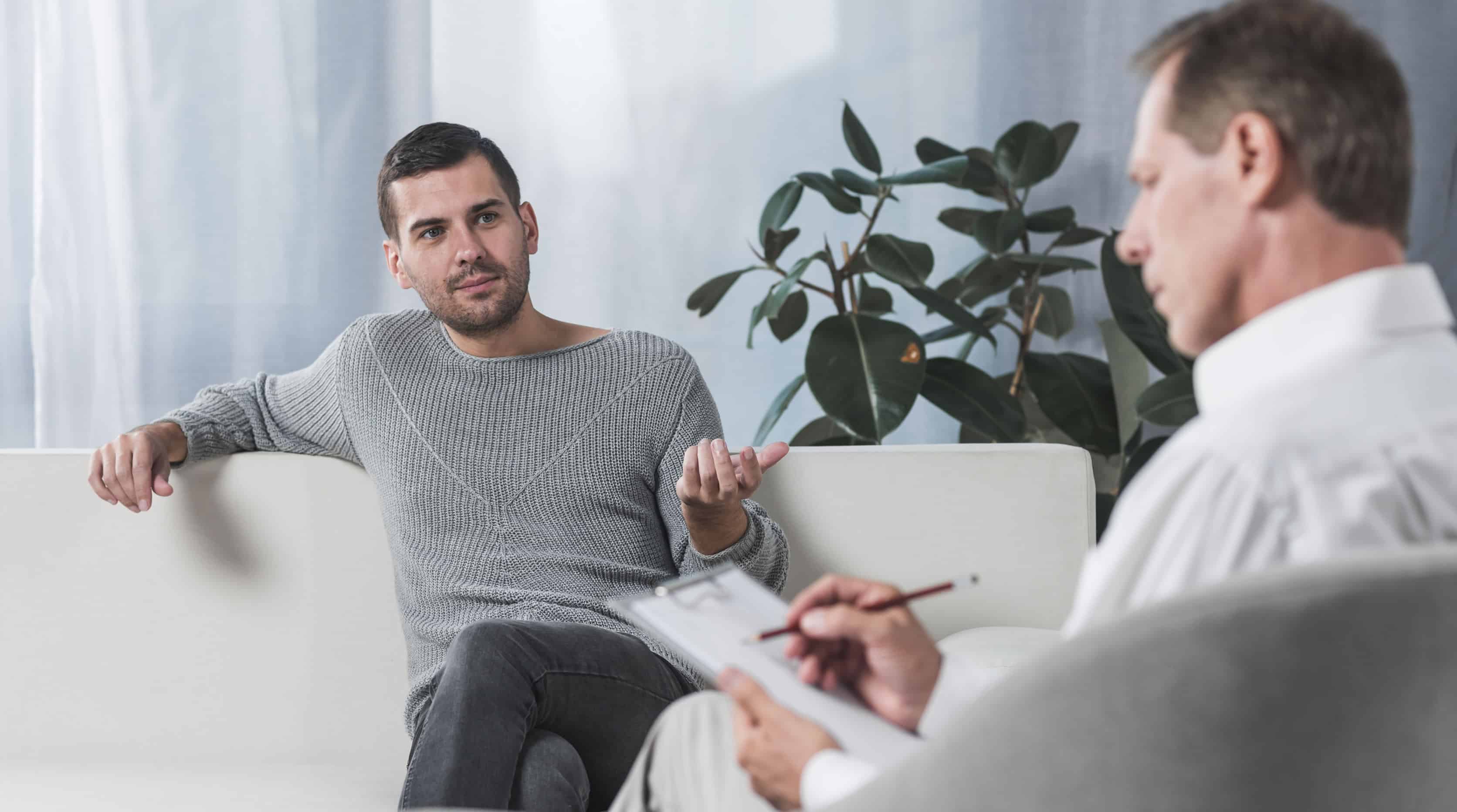 Como funciona a terapia individual com um Psicólogo rj? A terapia individual é um tipo de psicoterapia em que um psicólogo rj ajuda uma única pessoa a trabalhar através de questões pessoais que enfrentam. É um tratamento com um psicólogo rj, eficaz para uma variedade de dificuldades emocionais e doenças mentais, pode ajudar a melhorar ou controlar os sintomas que influenciam o bem-estar de um indivíduo.